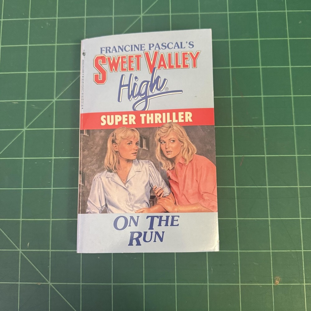 Francine Pascal Sweet Valley High Super Thriller On The Run Paperback Book